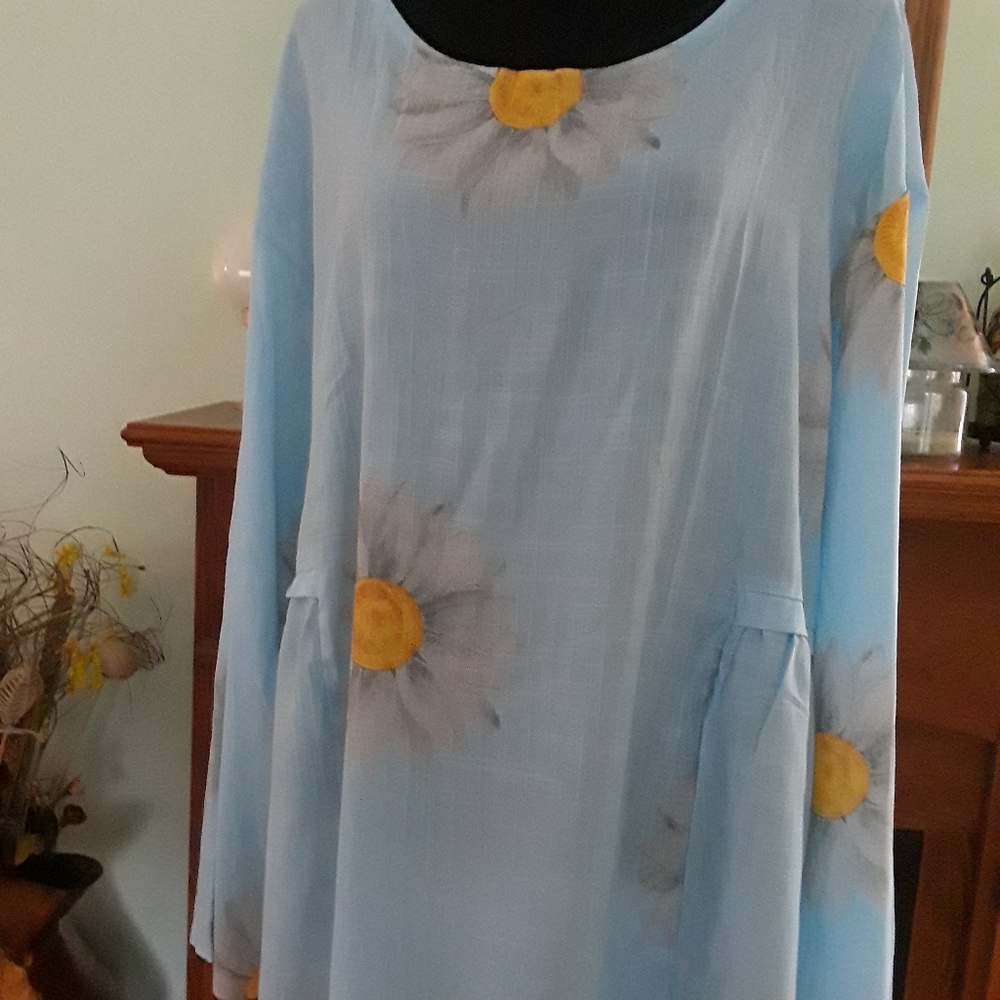 Women's Size XXL Sunflower Blouse, NWOT